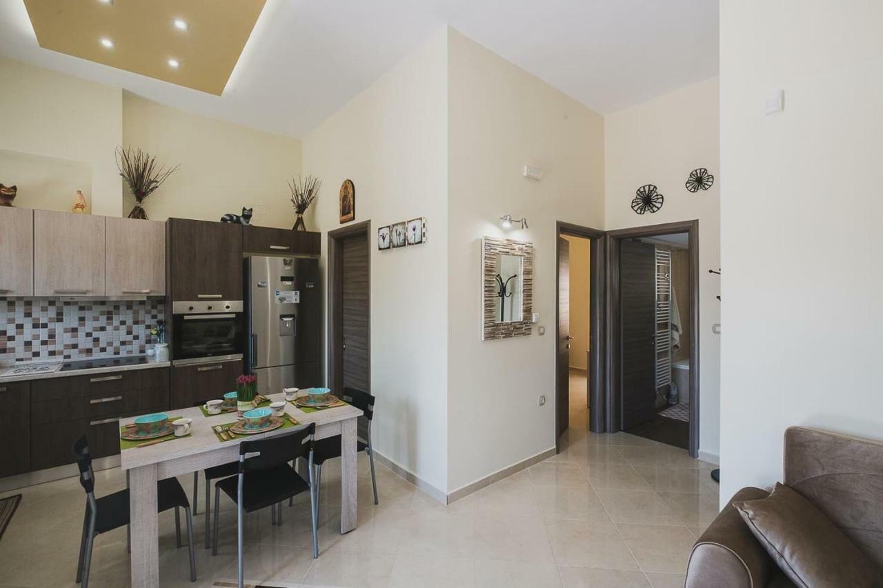 Spacious Home With Parking Chania  Bagian luar foto