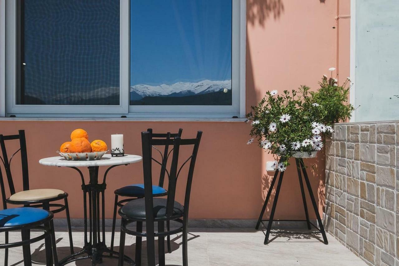Spacious Home With Parking Chania  Bagian luar foto