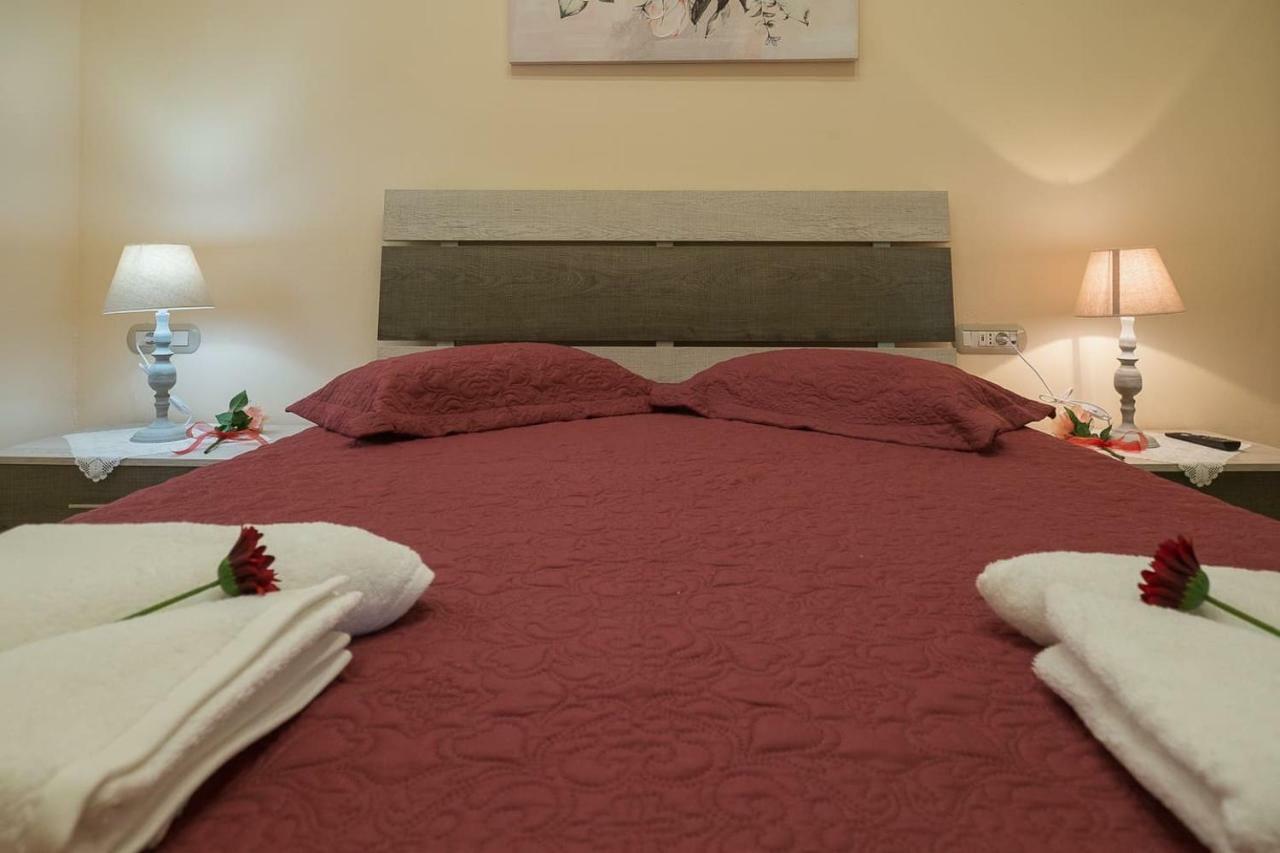 Spacious Home With Parking Chania  Bagian luar foto