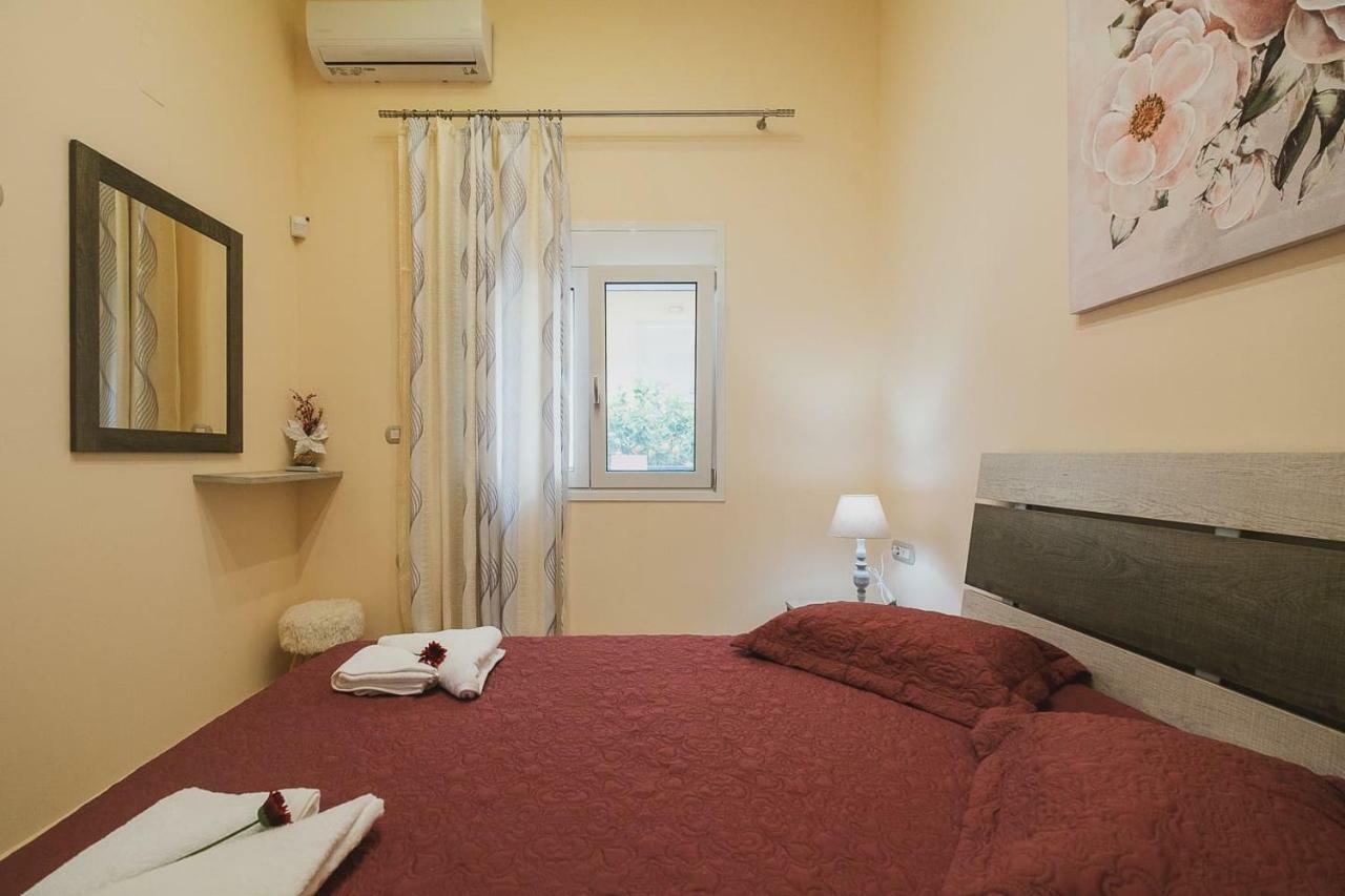Spacious Home With Parking Chania  Bagian luar foto
