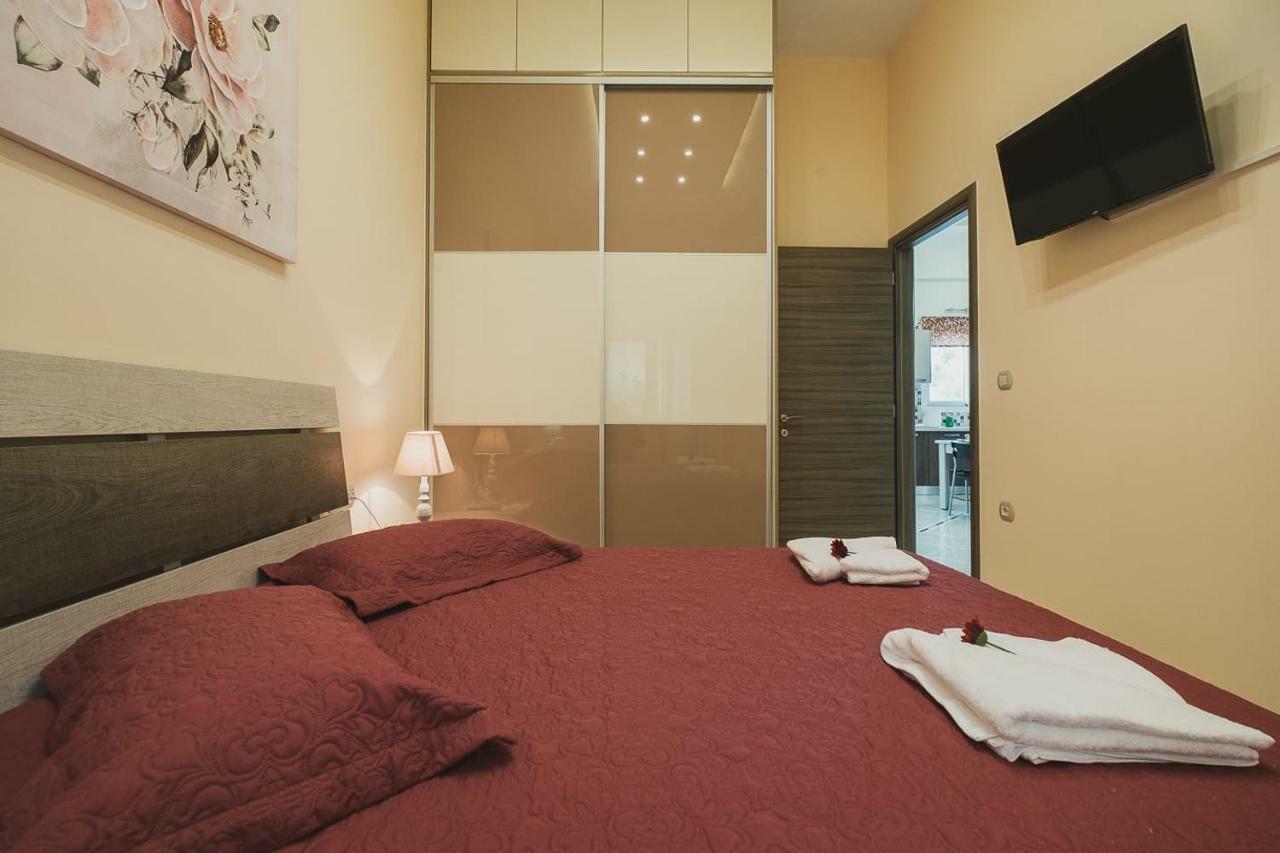Spacious Home With Parking Chania  Bagian luar foto