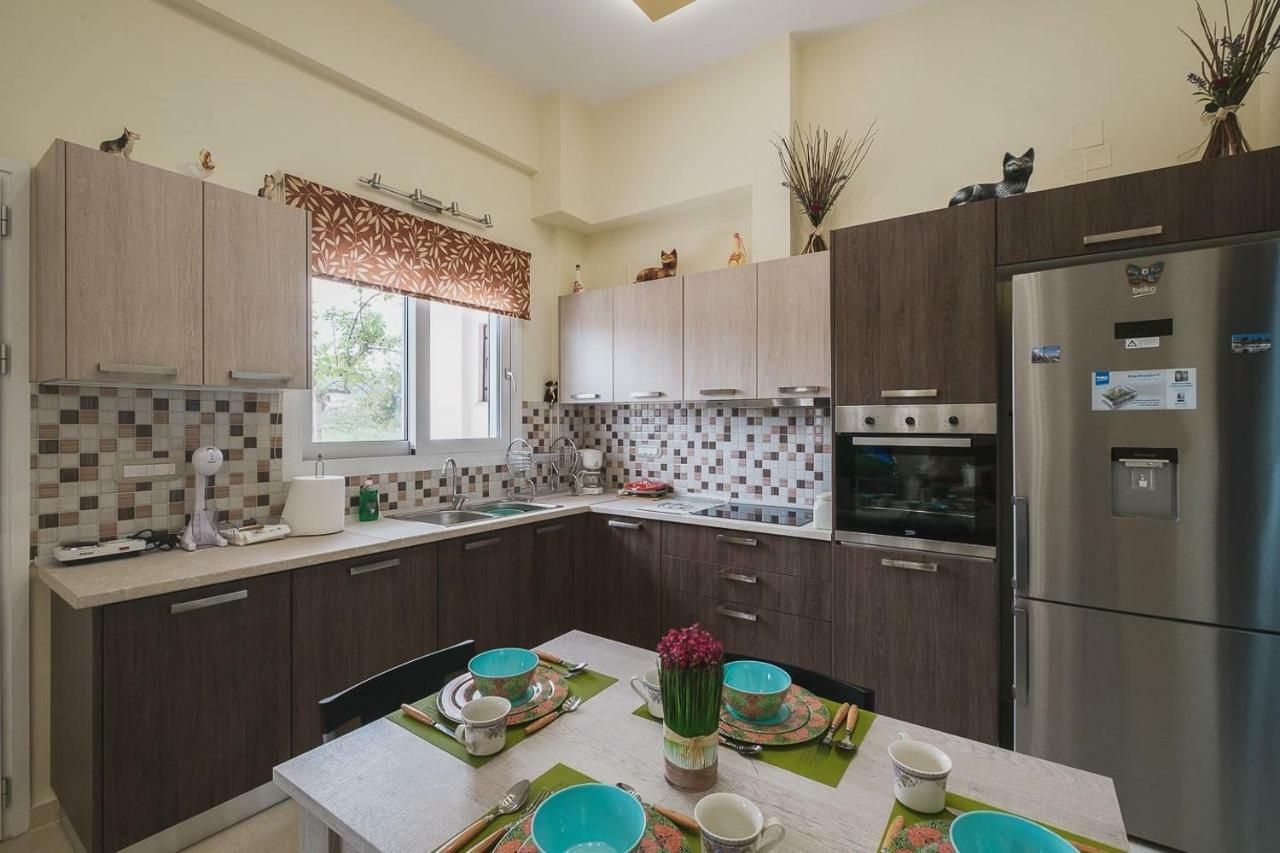 Spacious Home With Parking Chania  Bagian luar foto