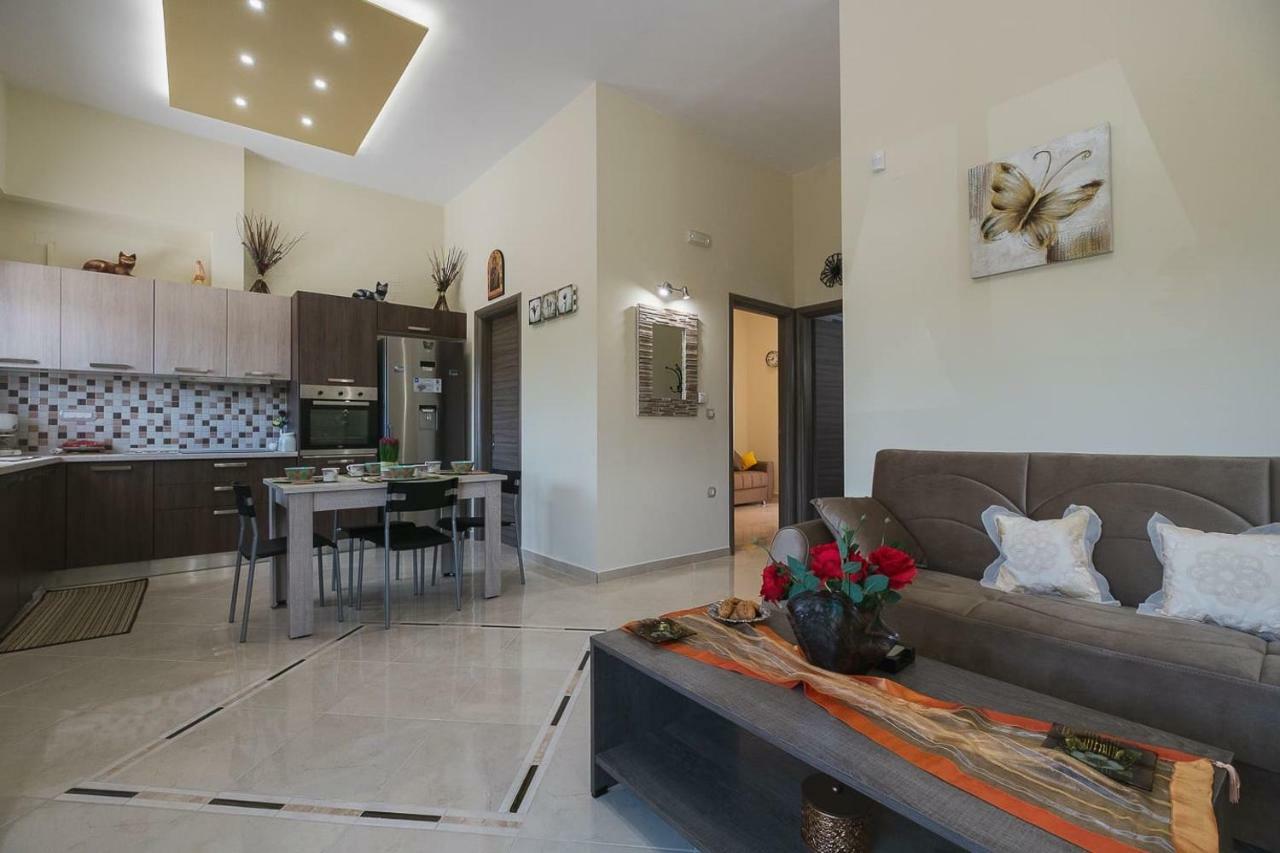 Spacious Home With Parking Chania  Bagian luar foto