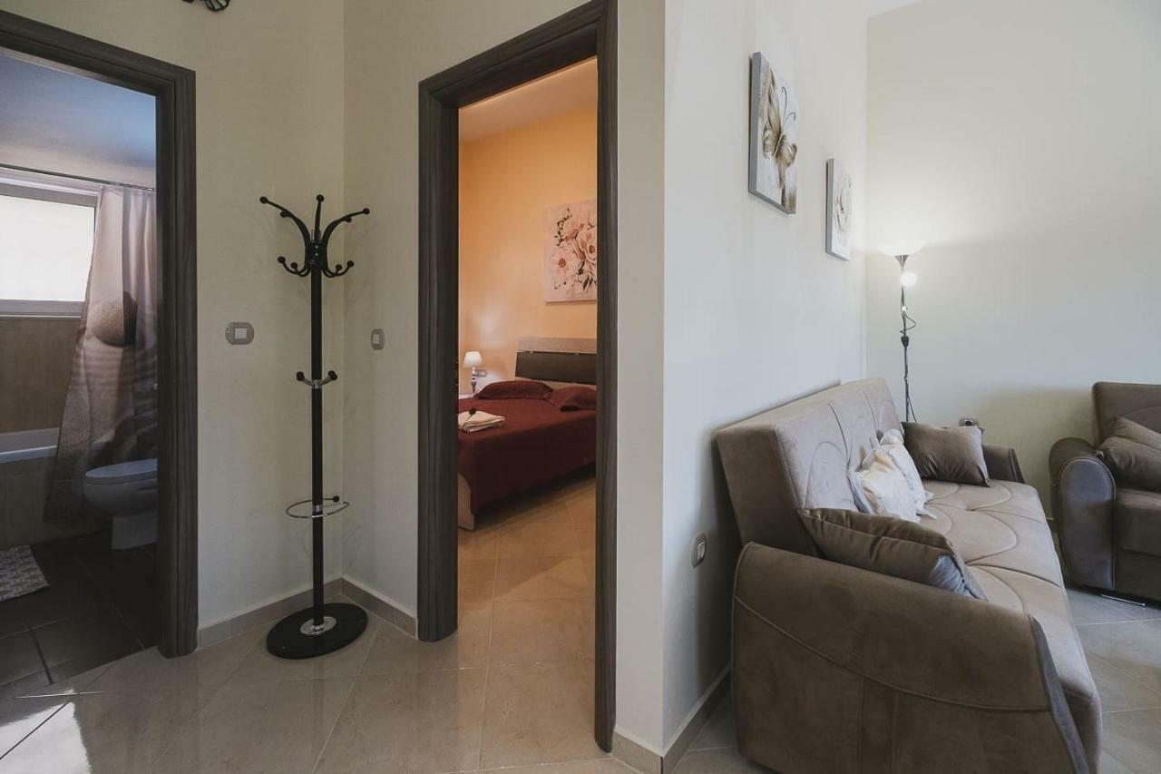 Spacious Home With Parking Chania  Bagian luar foto