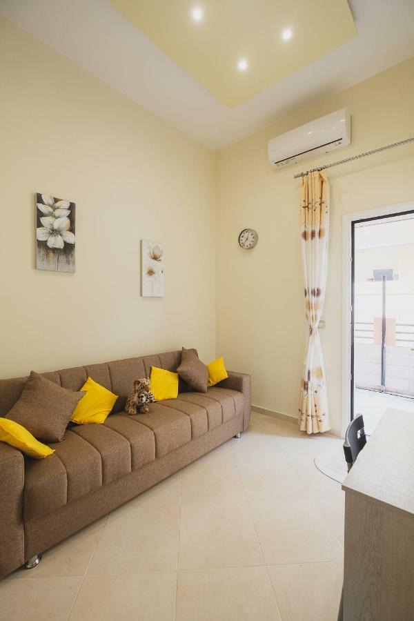 Spacious Home With Parking Chania  Bagian luar foto