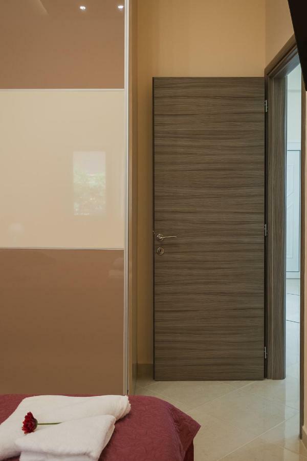 Spacious Home With Parking Chania  Bagian luar foto